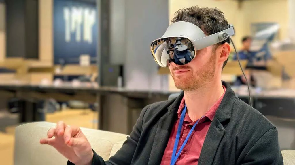 Samsung Galaxy XR-32